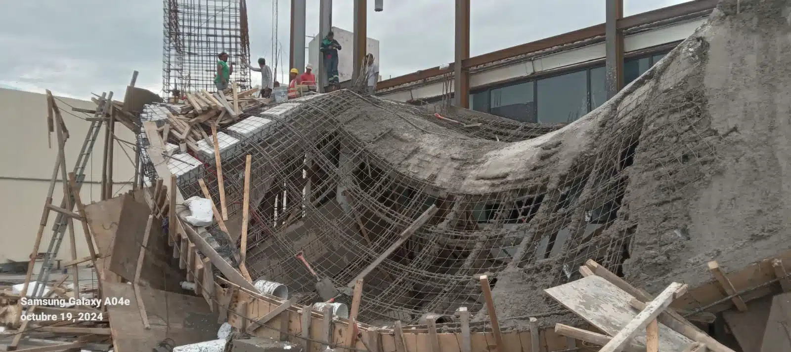 Colapsa parte de la construcción del Acuario de Veracruz