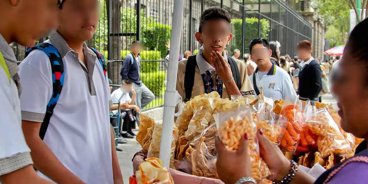 Comida chatarra en escuelas