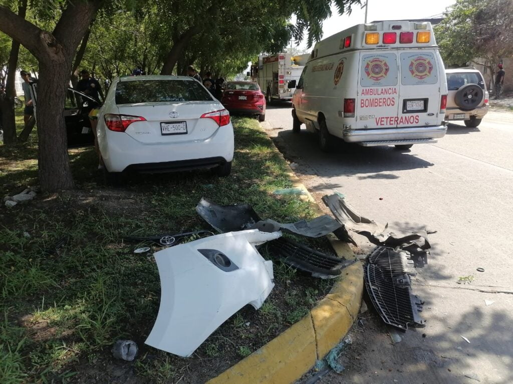 Conductora no hace alto y provoca accidente en Mazatlán