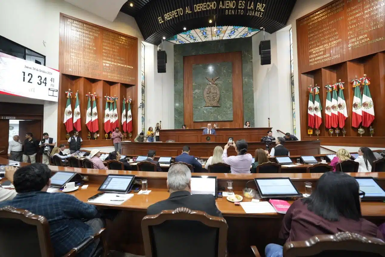 Diputados en el Congreso del Estado.