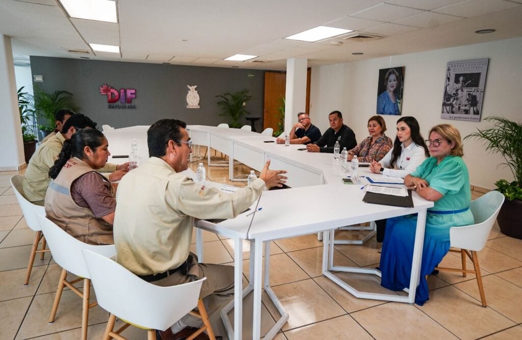 Encuentro entre los responsables de DIF Sinaloa y el programa Sembrando Vida.