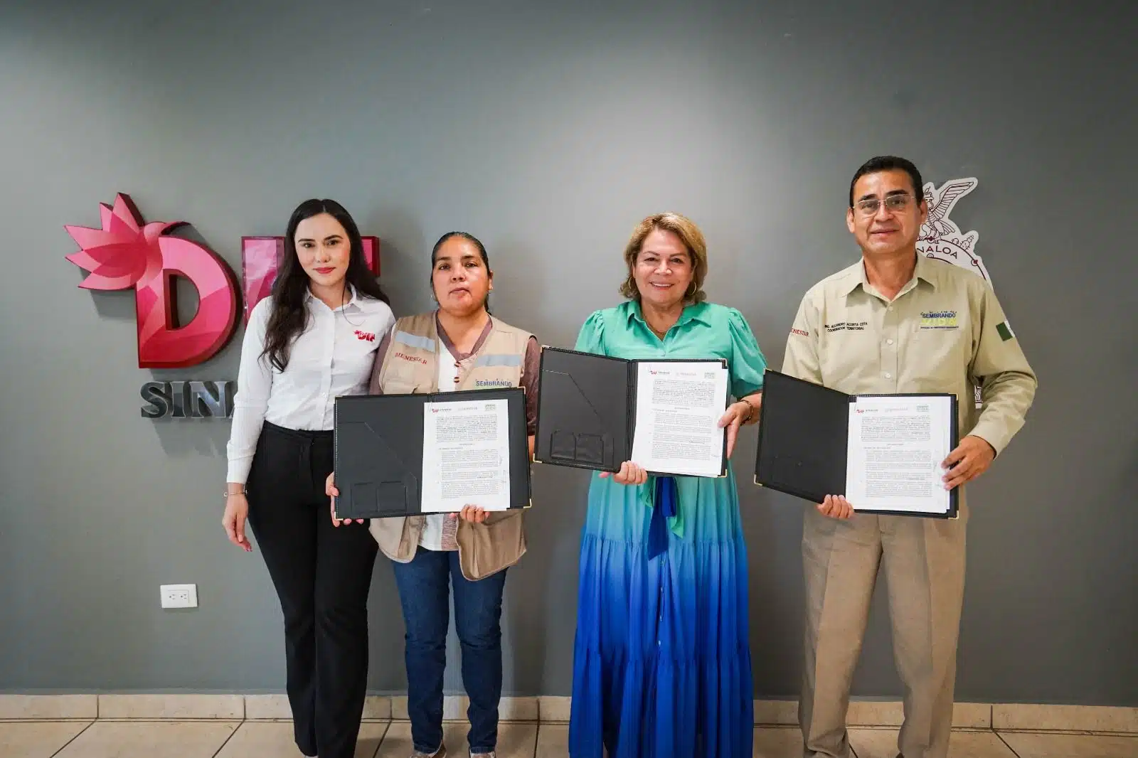 Firma de convenio entre Sistema DIF Sinaloa y Sembrando Vida.