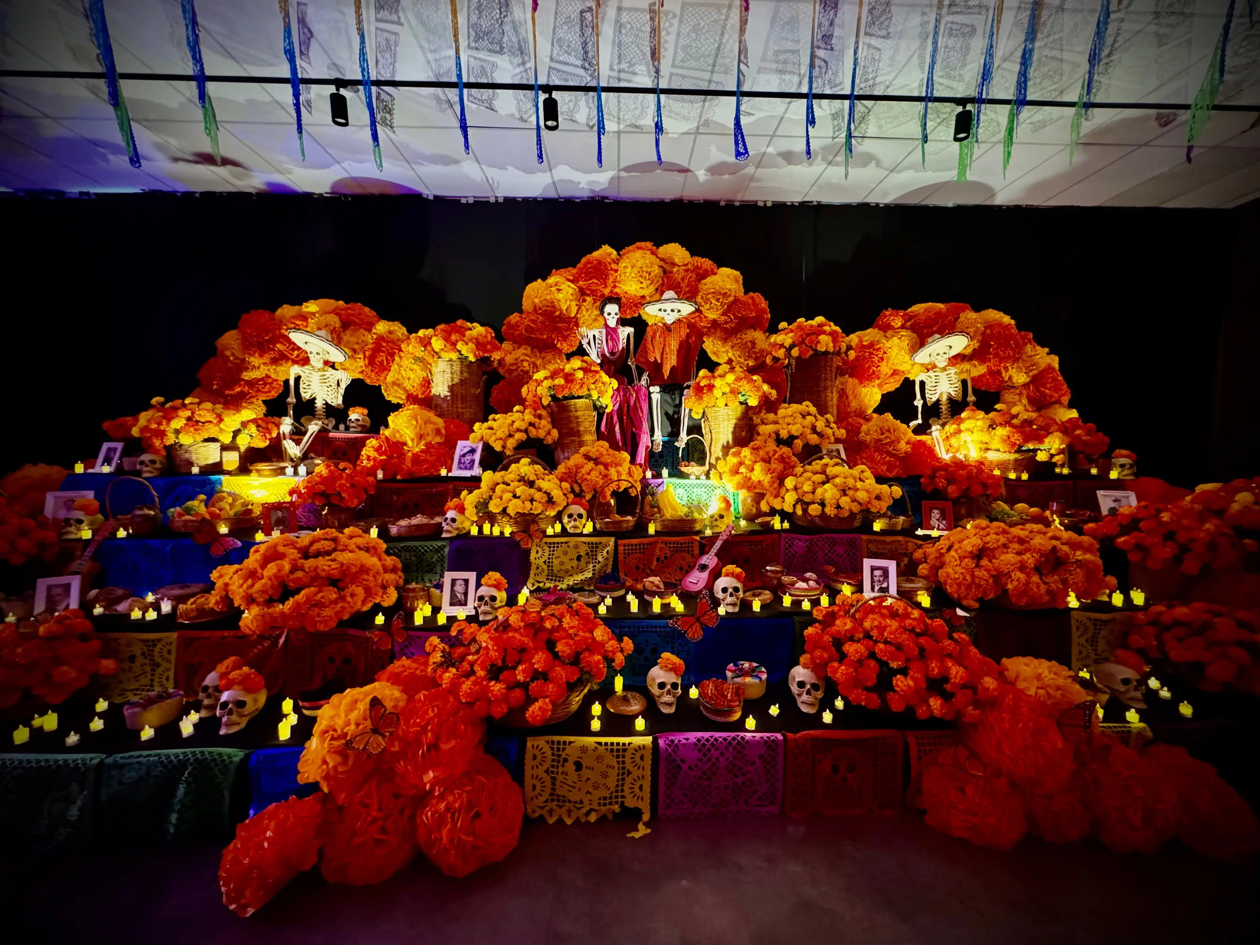 Altar de Día de Muertos