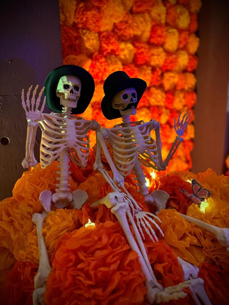 Altar de Día de Muertos