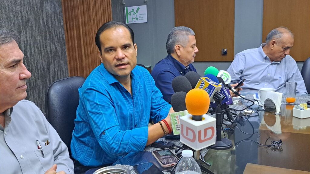 El dirigente de los industriales en Los Mochis dijo que para tener autosuficiencia de maíz y frijol deben sumar a todos los productores