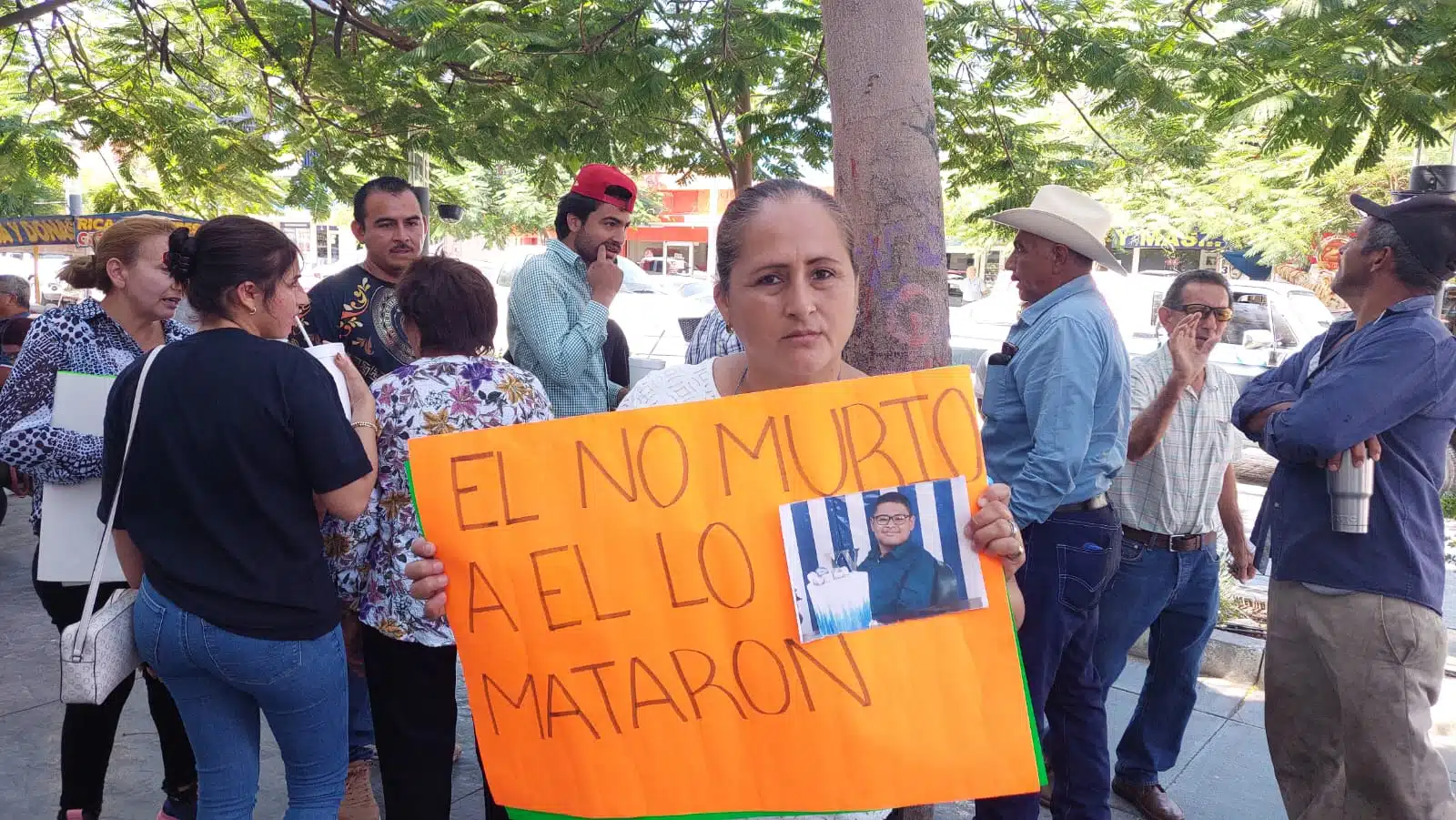 Familiares del adolescente se manifestaron en la Vicefiscalía Regional de Justicia en la Zona Norte