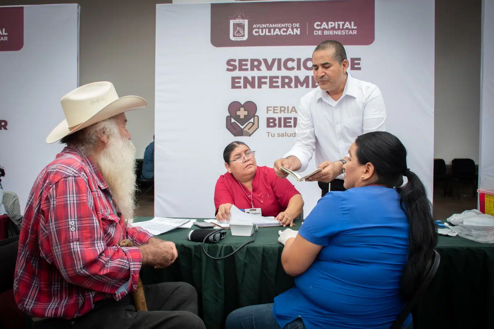 Módulos instalados de la Feria del Bienestar instalados en el Ayuntamiento de Culiacán.