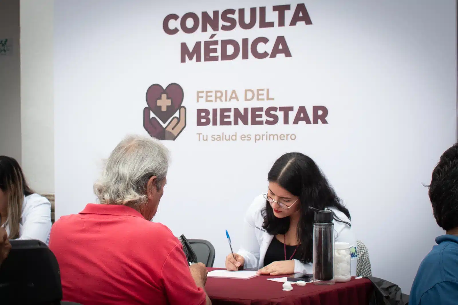 Módulo de consulta médica de la Feria del Bienestar en Culiacán.