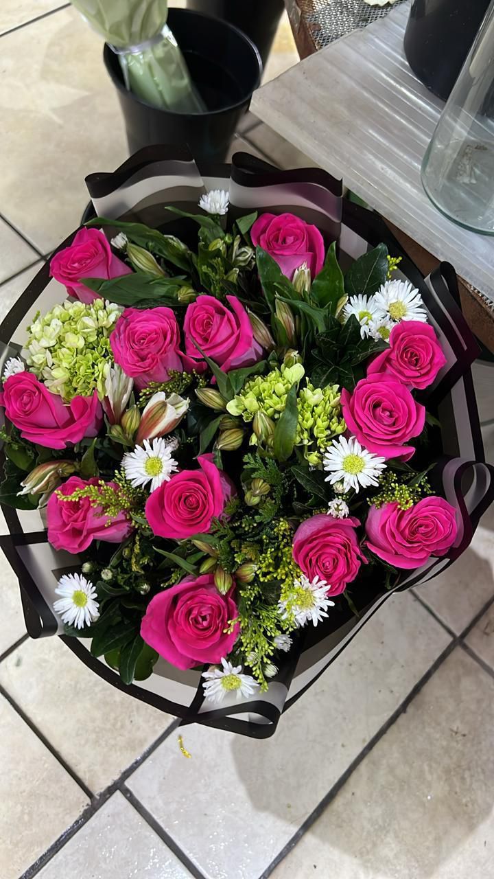 Venta de flores para el Día de Muertos en Ahome.