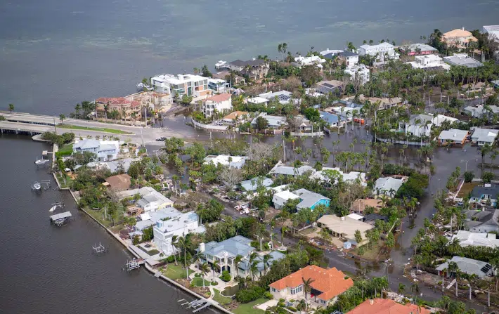 Confirman 23 fallecidos en Florida mientras avanzan los trabajos de limpieza tras el huracán Milton