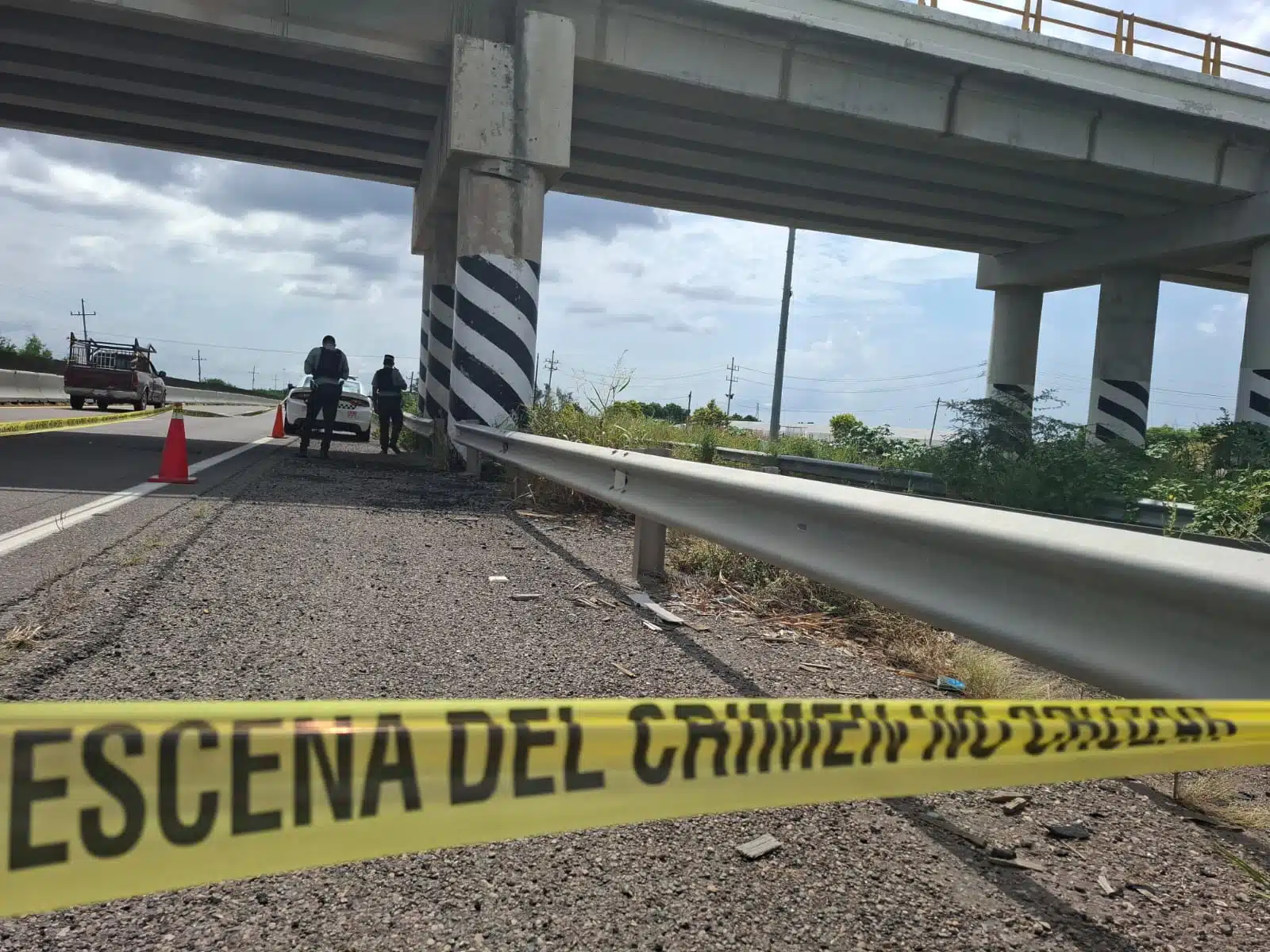 Cinta amarilla delimitando zona donde se encuentra cadáver