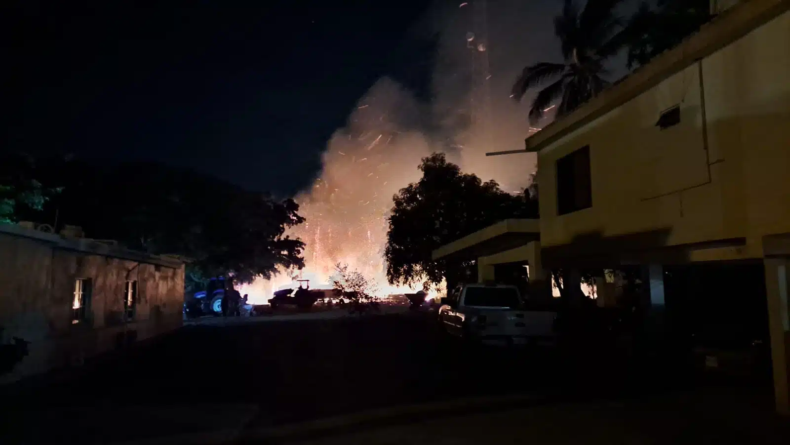 INCENDIO El Cubilete, Guasave (2)