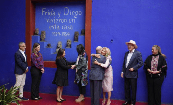 Jill Biden, primera dama de EU, visita el Museo Frida Kahlo antes de partir hacia su país