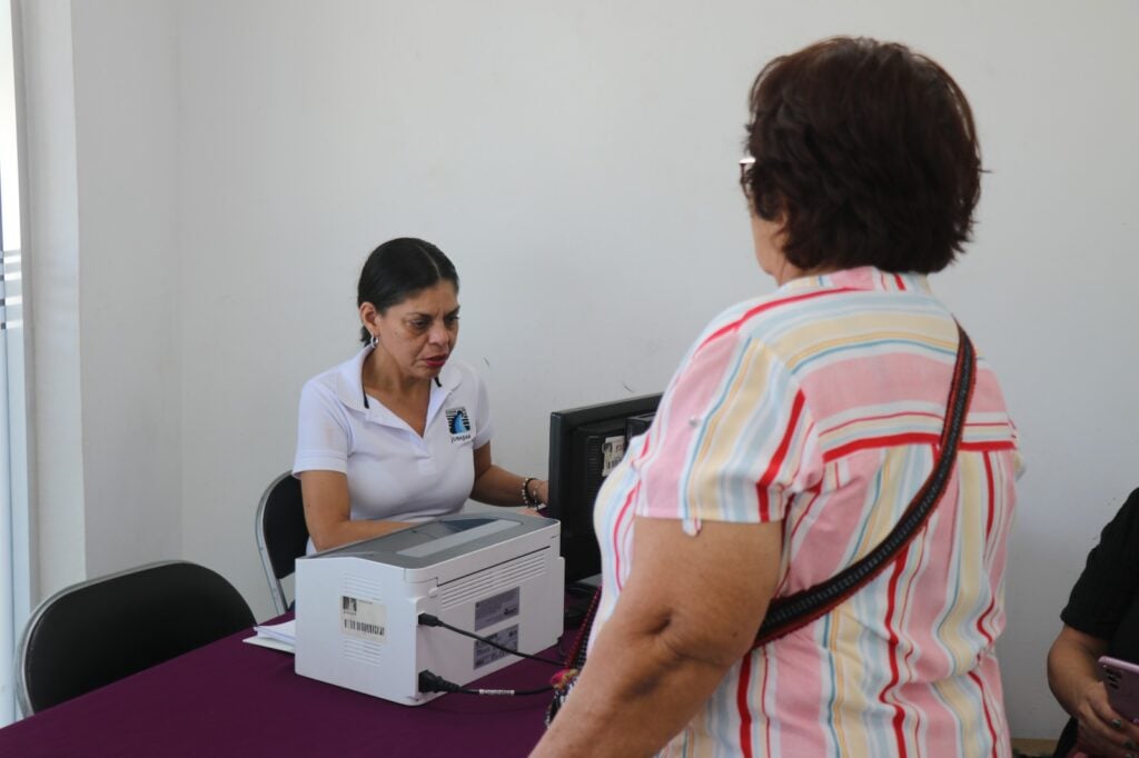 Jumapam saca de las calles basura y otros materiales