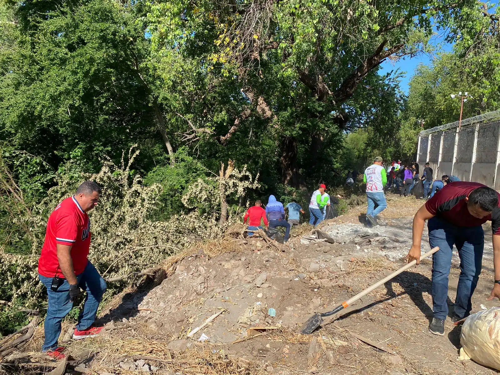 Jornada de limpieza en el arroyo Ocoroni