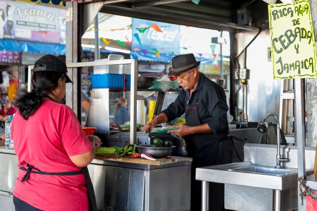 Locatarios del Mercado zona 30 en Los Mochis comentan que las ventas han disminuido.