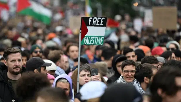 Manifestantes en todo mundo claman por el fin de la guerra entre Israel y Hamás que ya cumple un año