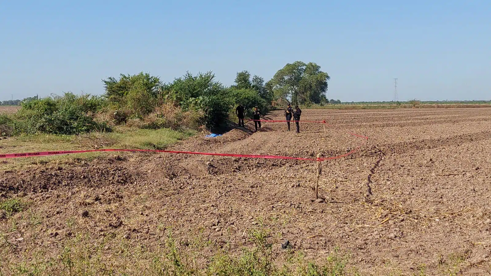 Autoridades aseguran el área donde el adulto mayor falleció