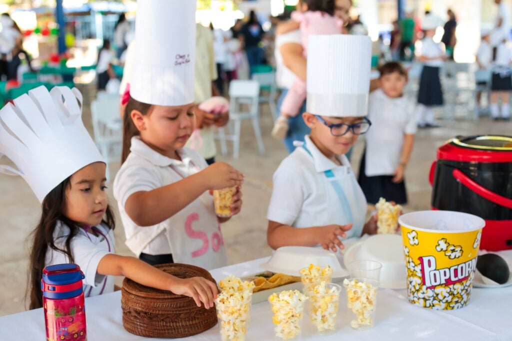 Niños dan clases sobre alimentación saludable en Los Mochis