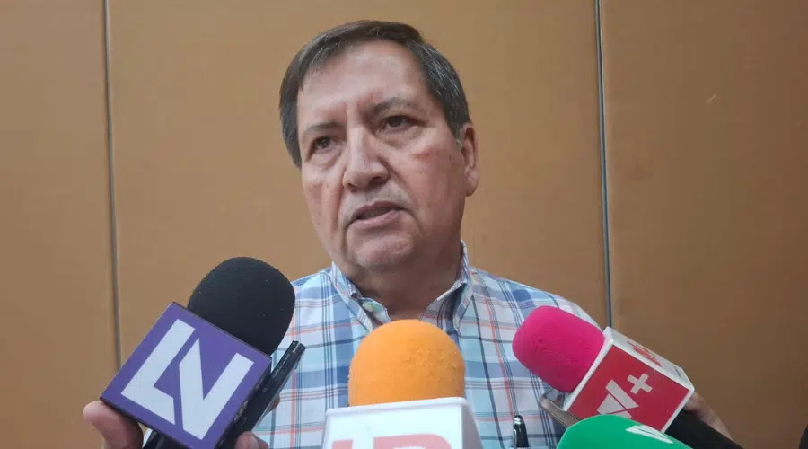 El presidente de la Asociación de Usuarios de Riego y Productores Agrícolas del Estado de Sinaloa (Aurpaes), Emilio González Gastélum, subrayó que los riesgos más latentes son el frijol y garbanzo que con la humedad que hay pudieran sembrar, pero al final de cuentas se saturaría el mercado con frijol y garbanzo