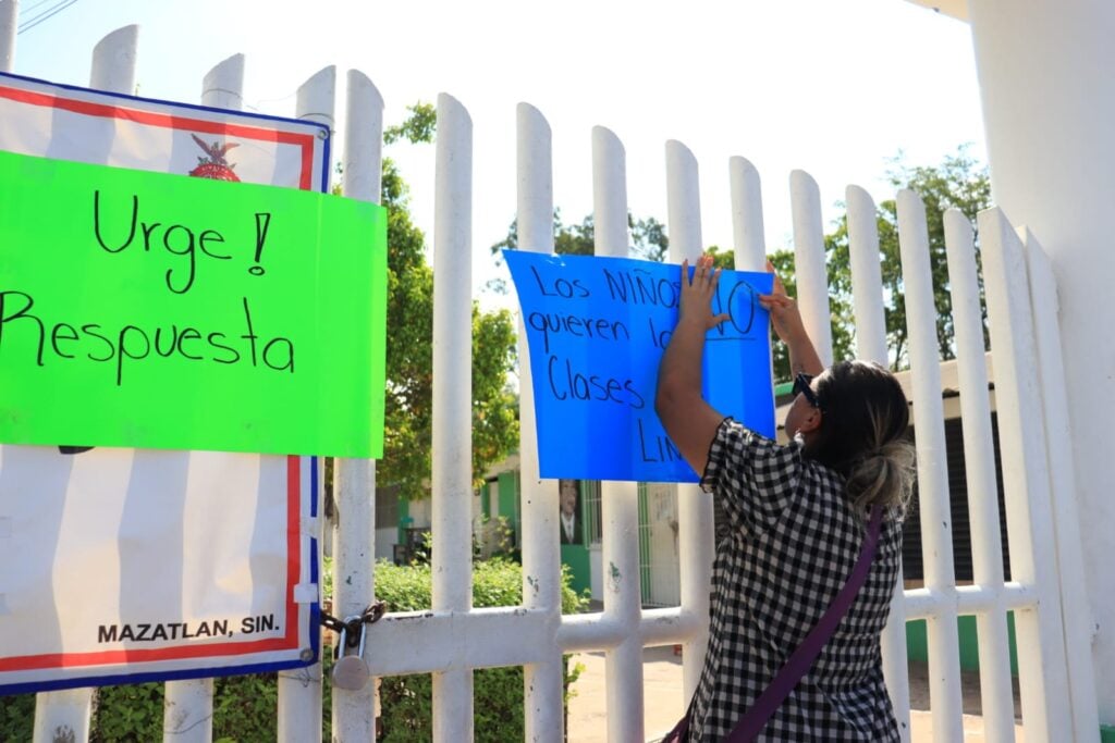 PRIMARIA SIN LUZ EN MAZATLÁN1