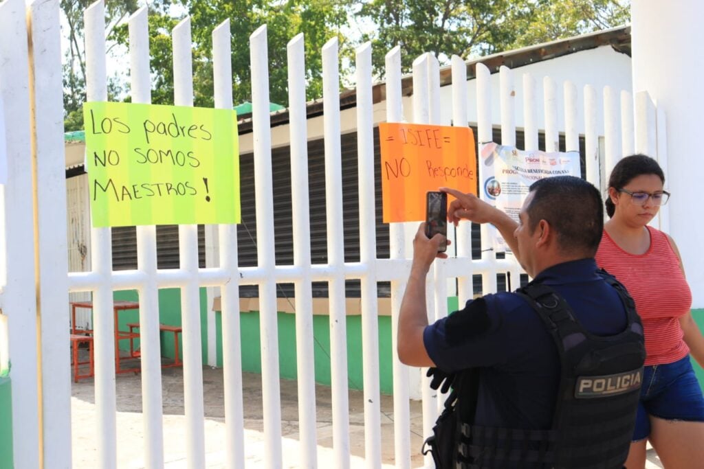 PRIMARIA SIN LUZ EN MAZATLÁN1