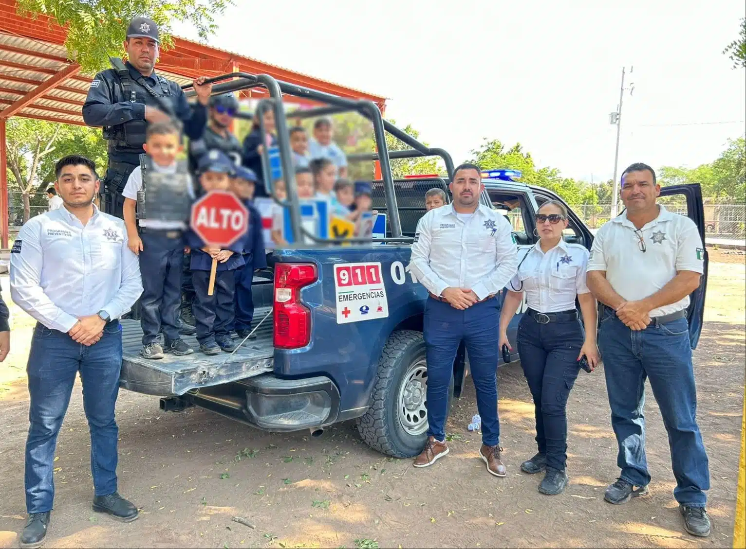 Niñso en programa “El policía es mi amigo”