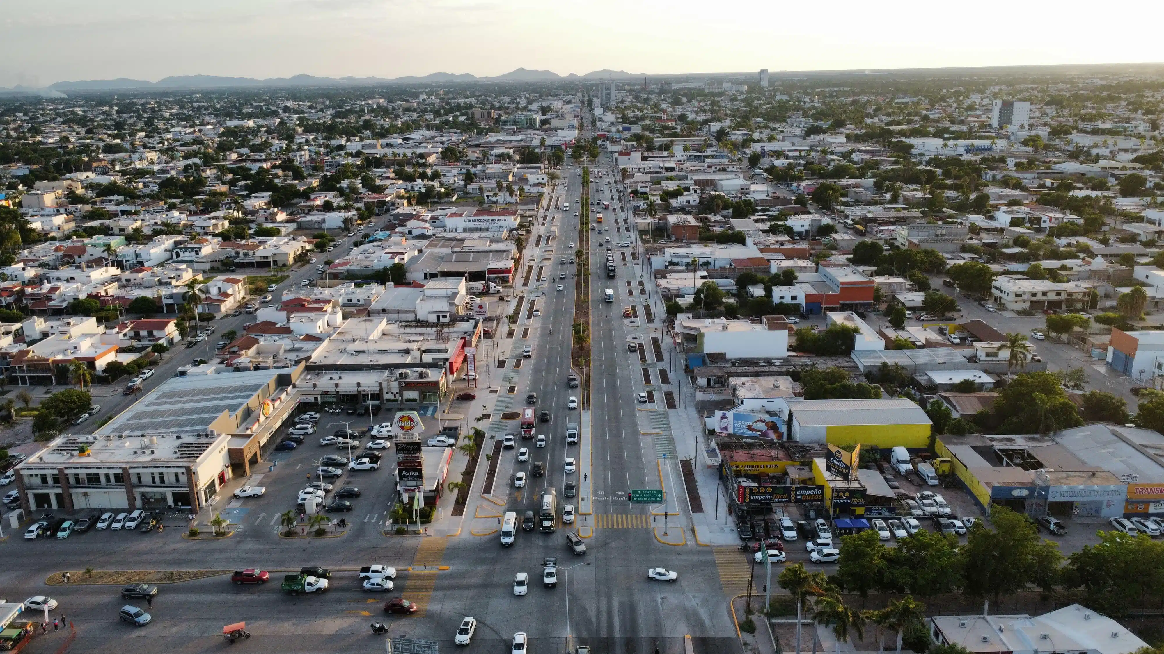 Primera etapa de rehabilitación del bulevar López Mateos en Los Mochis, el Gobernador se compromete a otorgar el recurso para su continuidad.