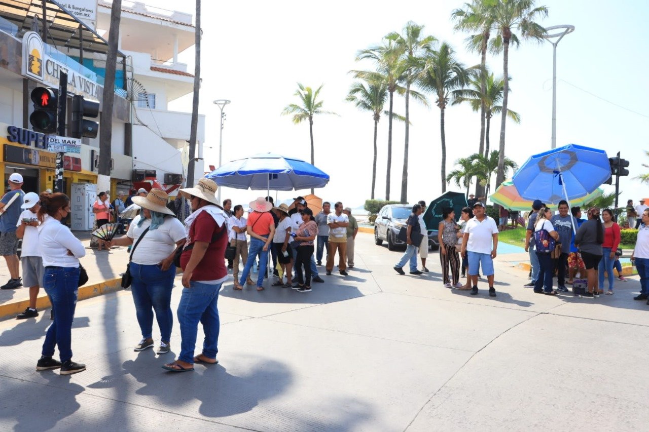 Problema de vendedores de playa es con Semarnat