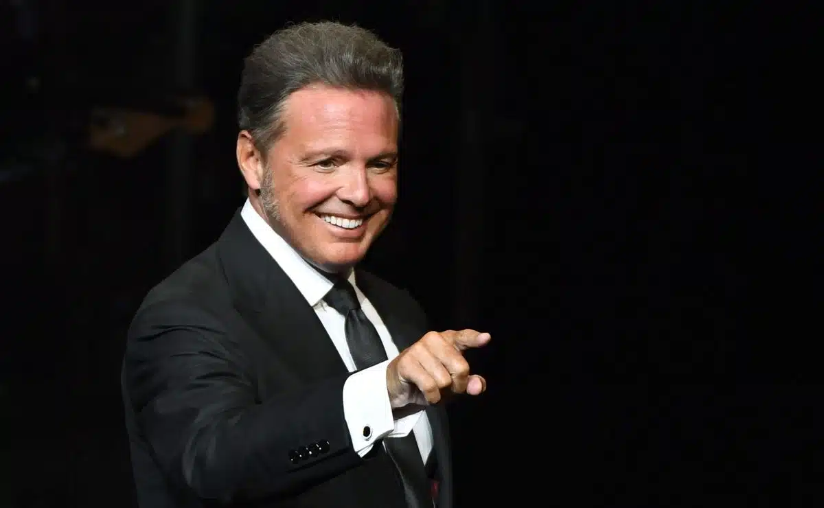 Reportan que Luis Miguel tiene neumonía tras recaída de COVID