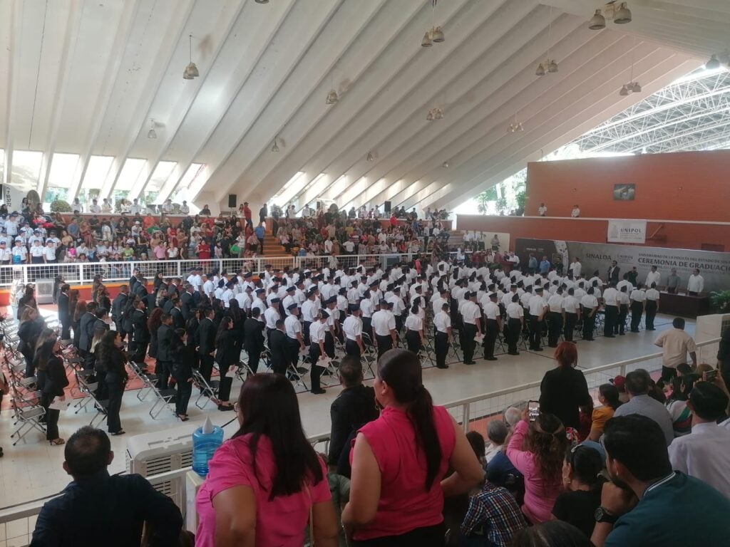 Se gradúan 221 cadetes de la Unipol en Culiacán