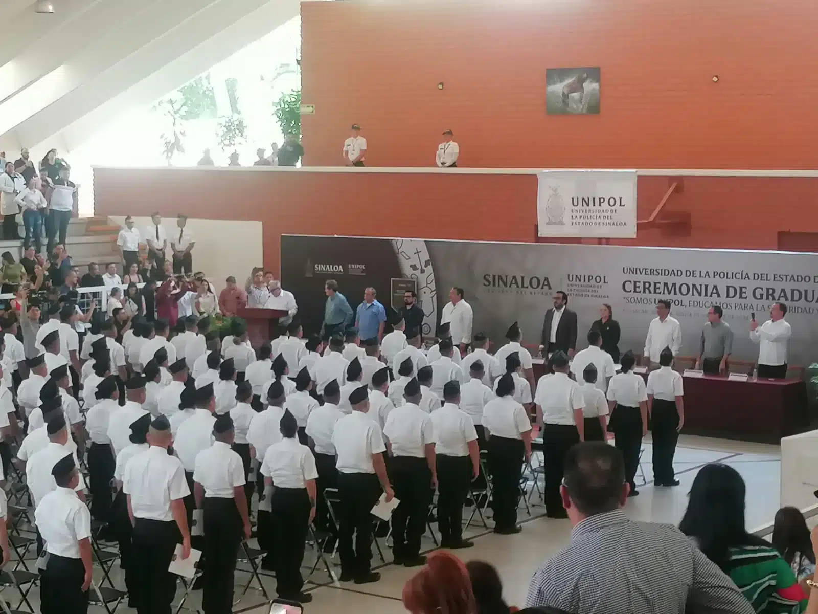 Se gradúan 221 cadetes de la Unipol en Culiacán