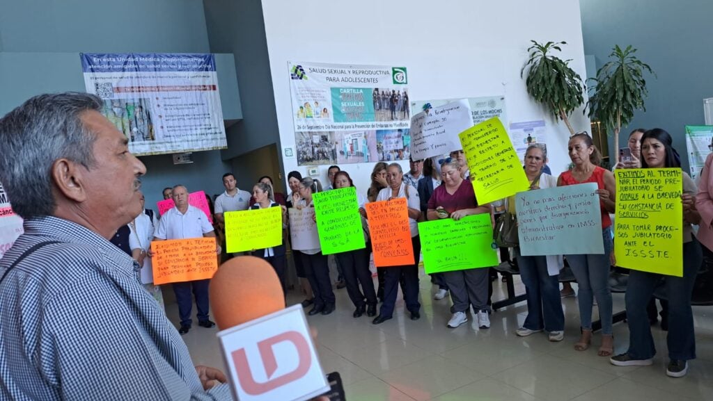 Trabajadores de Salud protestan contra el IMSS-Bienestar en Los Mochis