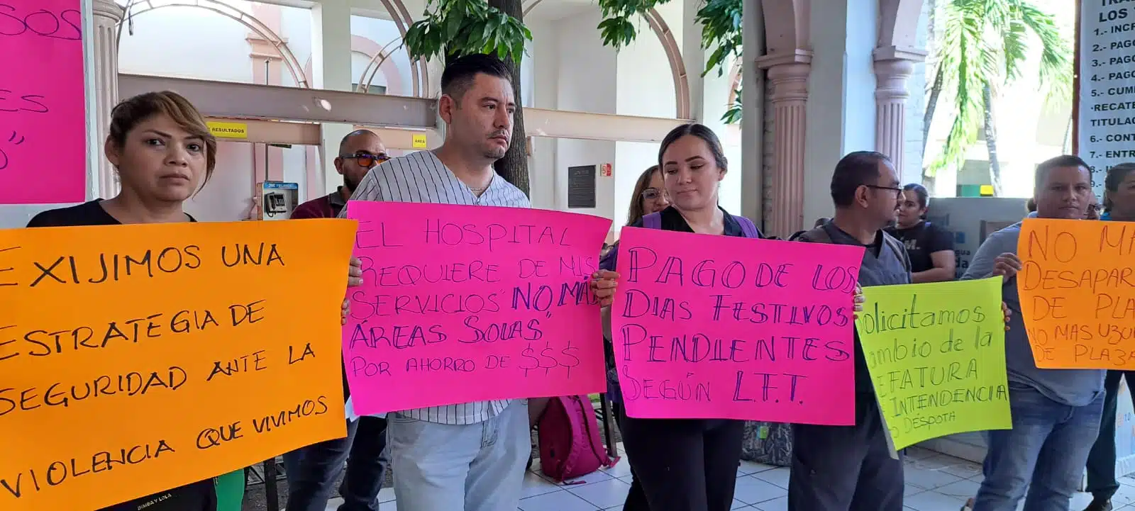 Trabajadores del Hospital Civil exigen aumento salarial