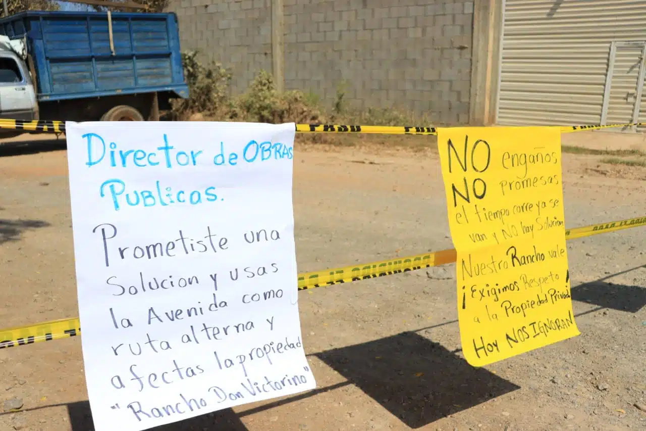 Vecinos de la Jaripillo bloquean la avenida de Las Torres en Mazatlán