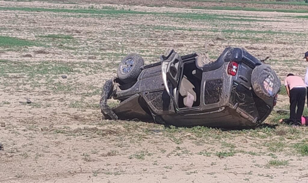 Tres personas resultaron con lesiones tras el aparatoso accidente.