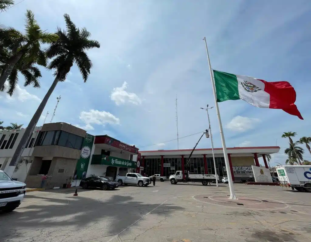 Explana de Palacio Municipal de Ahome donde se llevará cabo el tercer informe de gobierno.