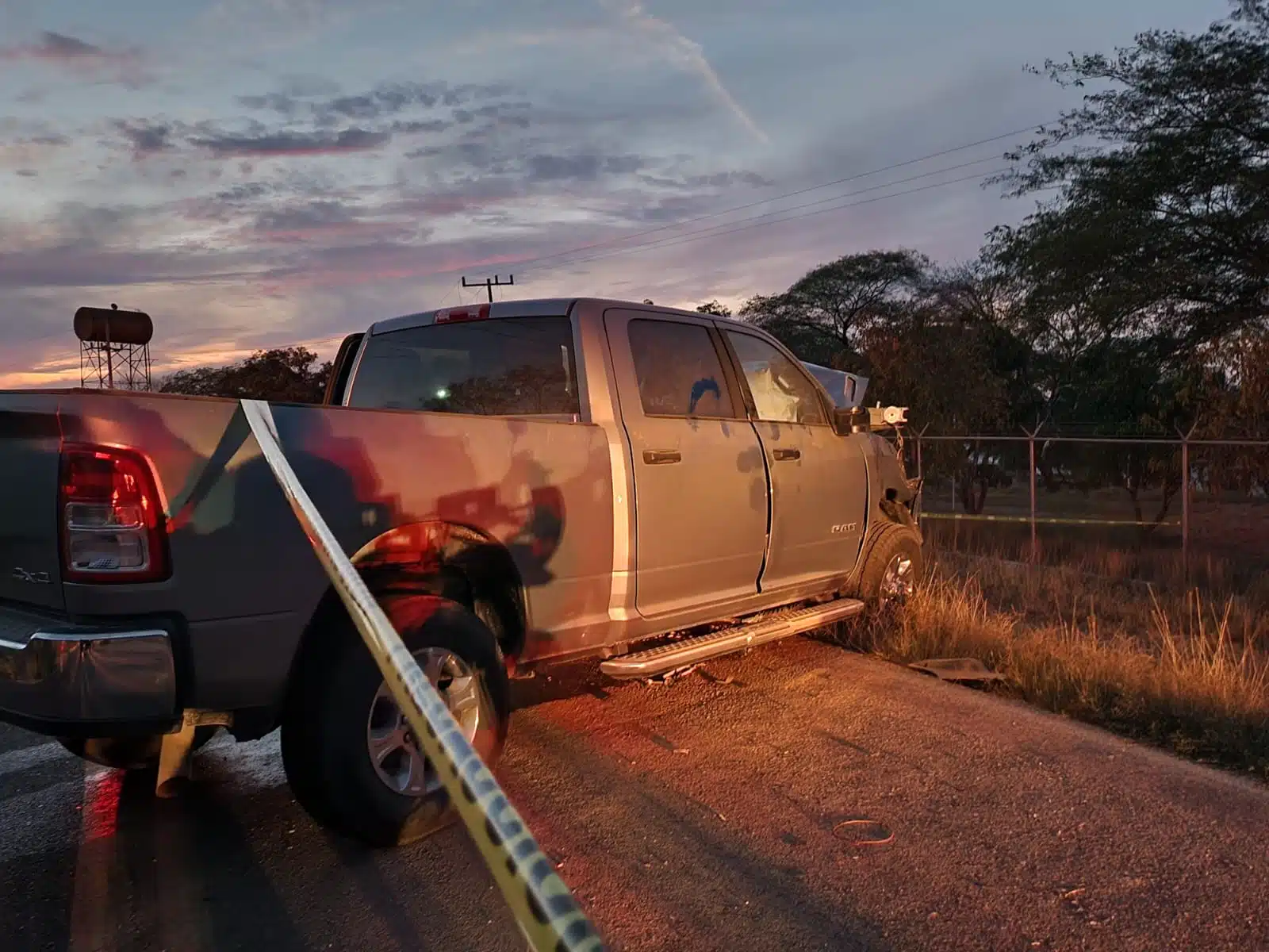 Aparentemente se impactó de frente con una camioneta sobre la carretera La 19