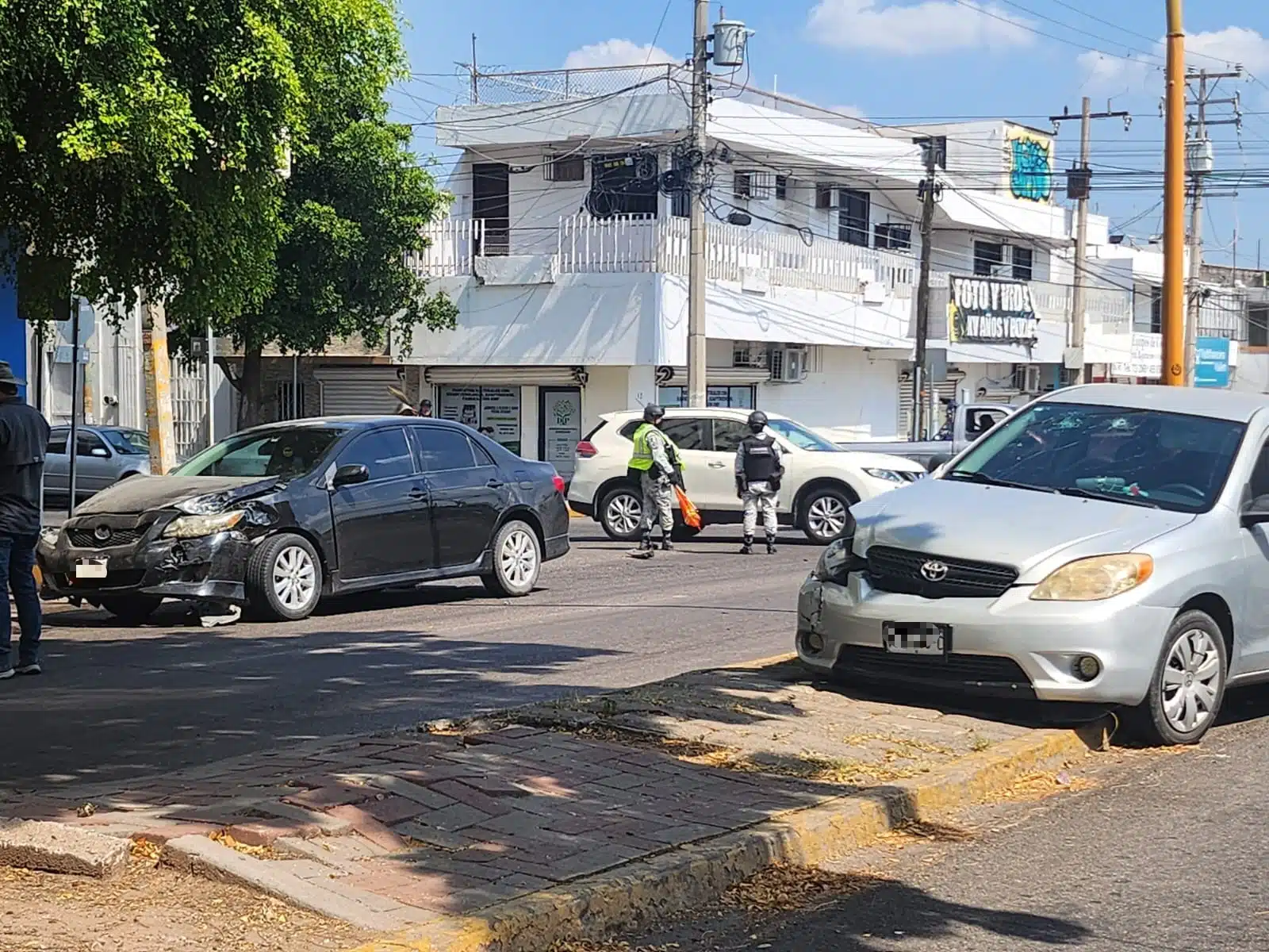 Vehículos tras choque