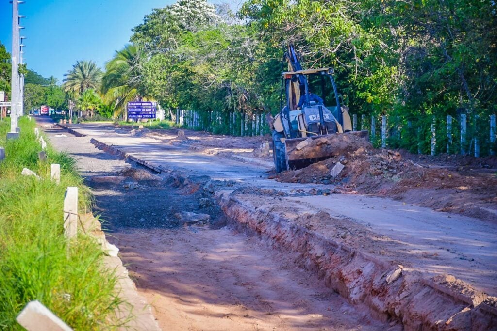 Trabajos en colector sanitario Cerritos en Mazatlán