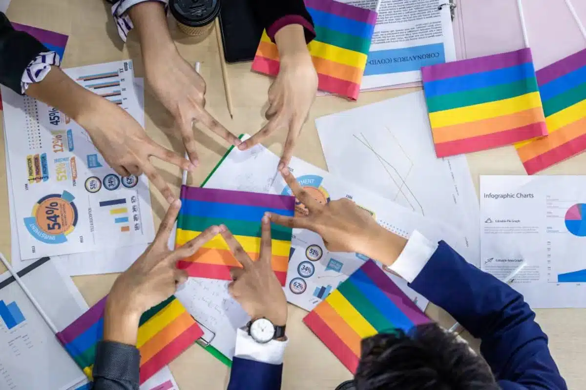 Personas de la comunidad LGBT en empresa