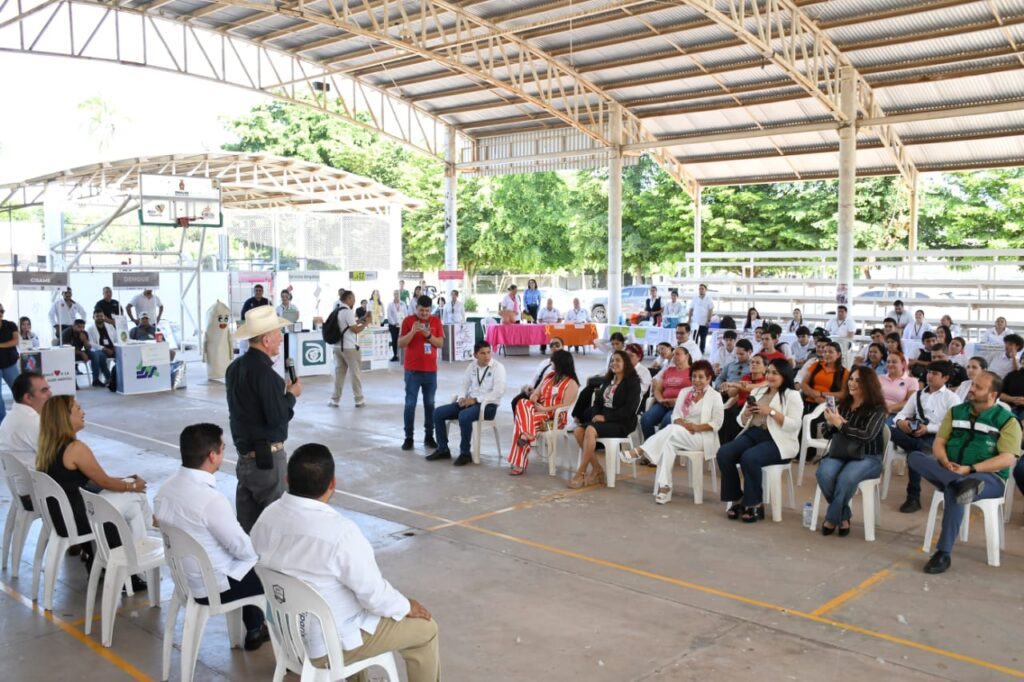 Evento de Ayuntamiento de Angostura y dependencias de salud