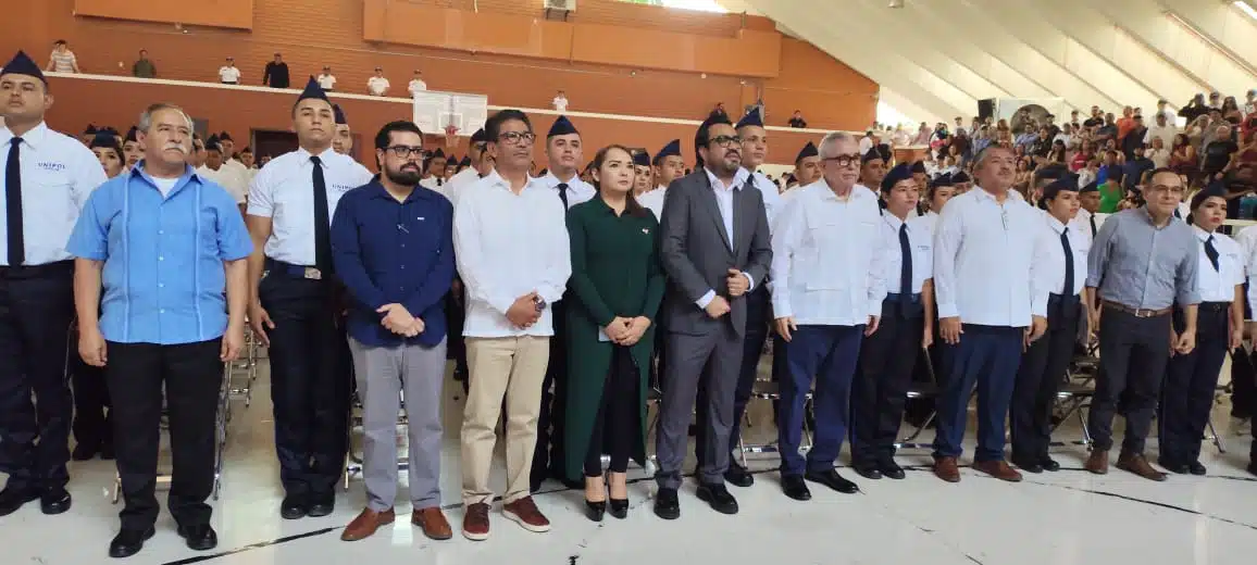 Evento de graduación de policías de la Unipol en Guasave