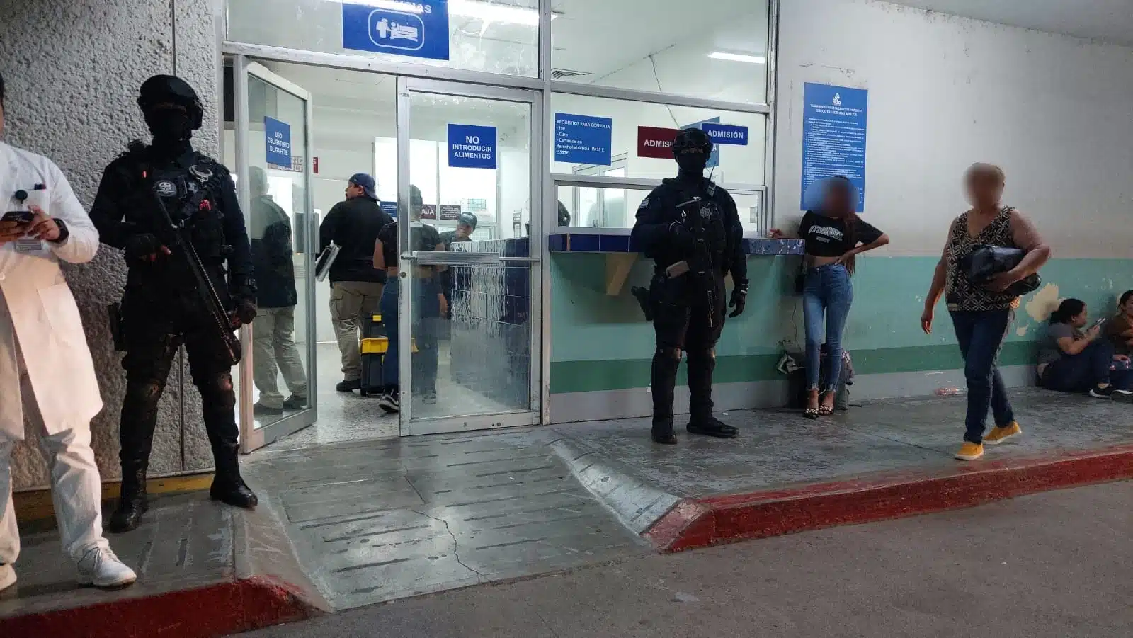 Elementos de la FGE en Hospital General de Culiacán