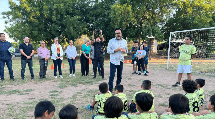 La inversión para el nuevo campo de futbol en el fraccionamiento Los Ángeles será de 1 millón 100 mil pesos.