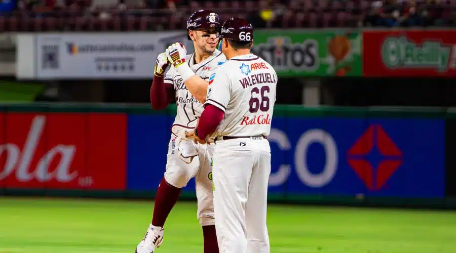 El primera base guinda lució su poder para doblegar al equipo de Jalisco en el primero de la serie.