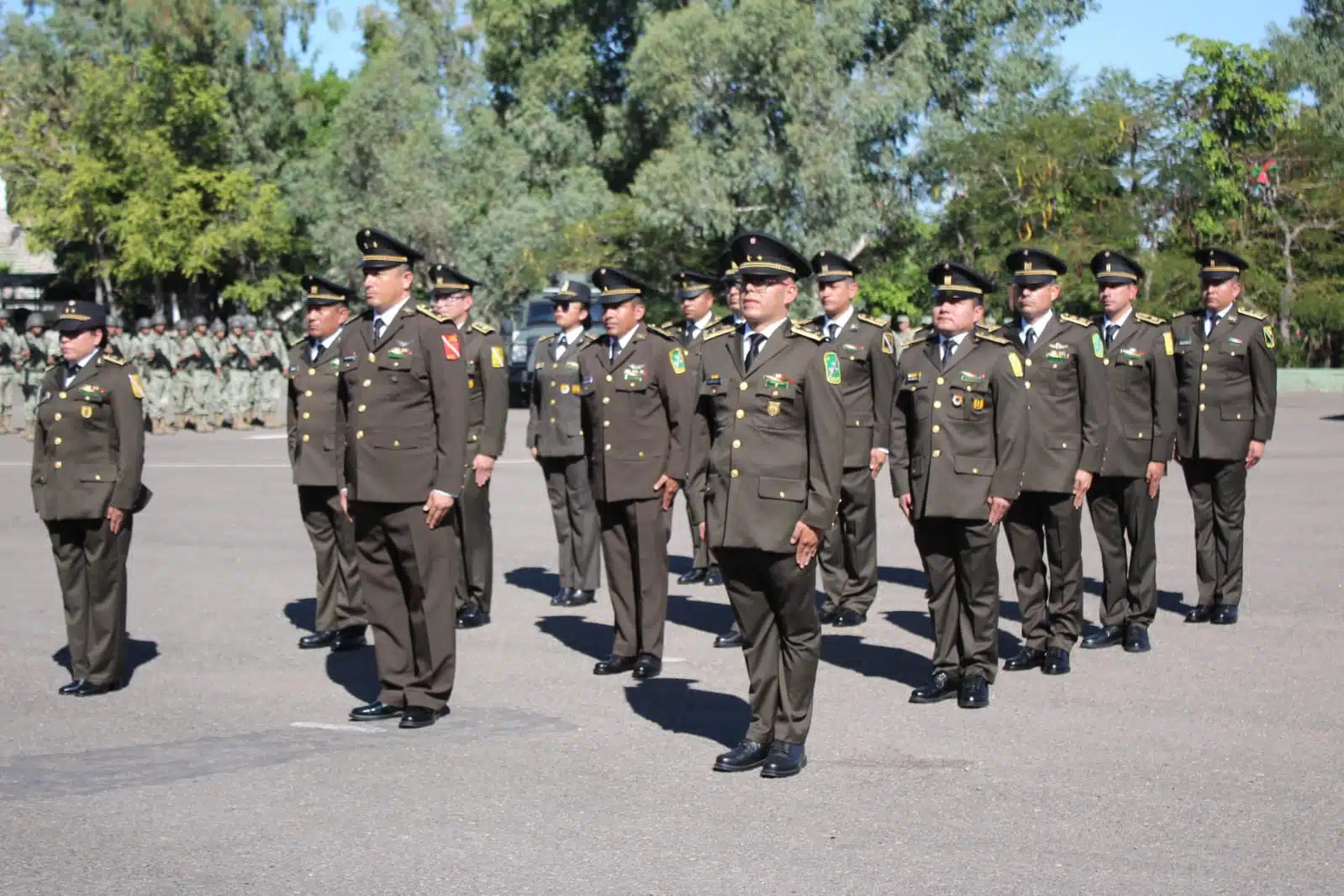 20 jefes y oficiales del Ejército reciben reconocimientos y ascensos