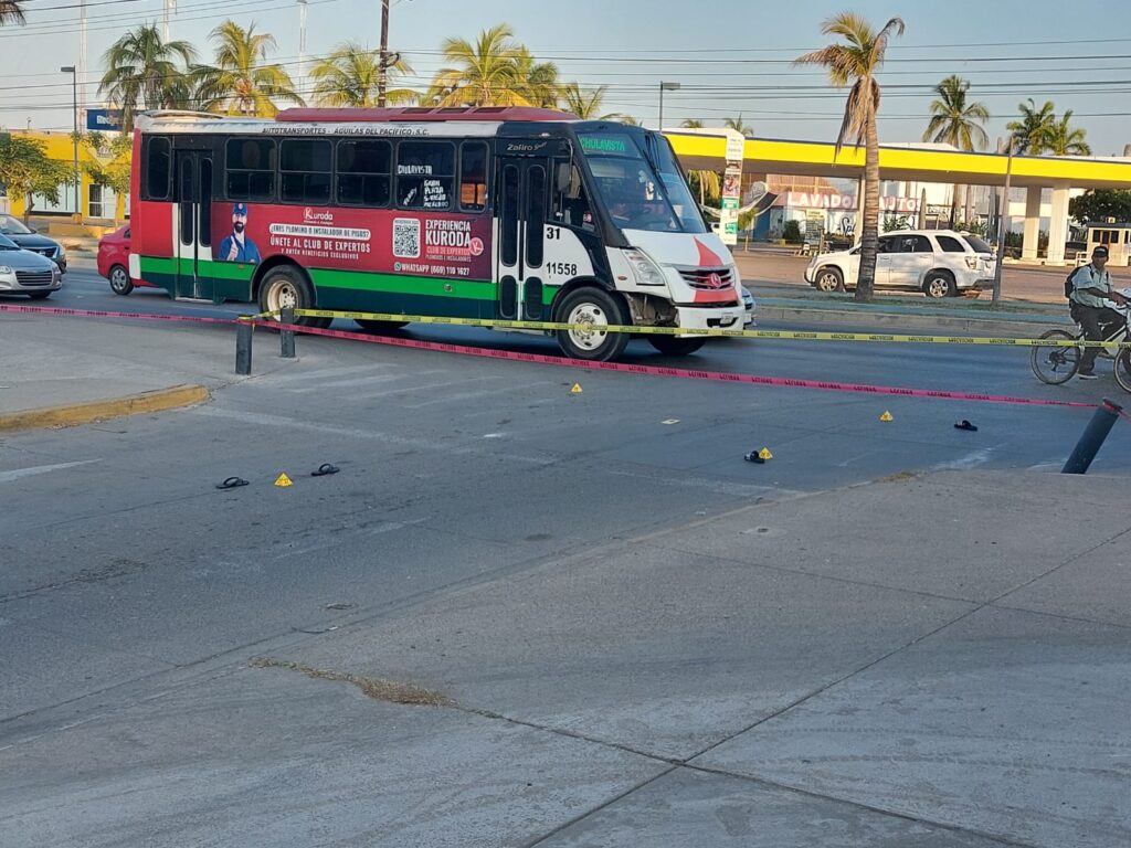 Encuentran vehículo baleado