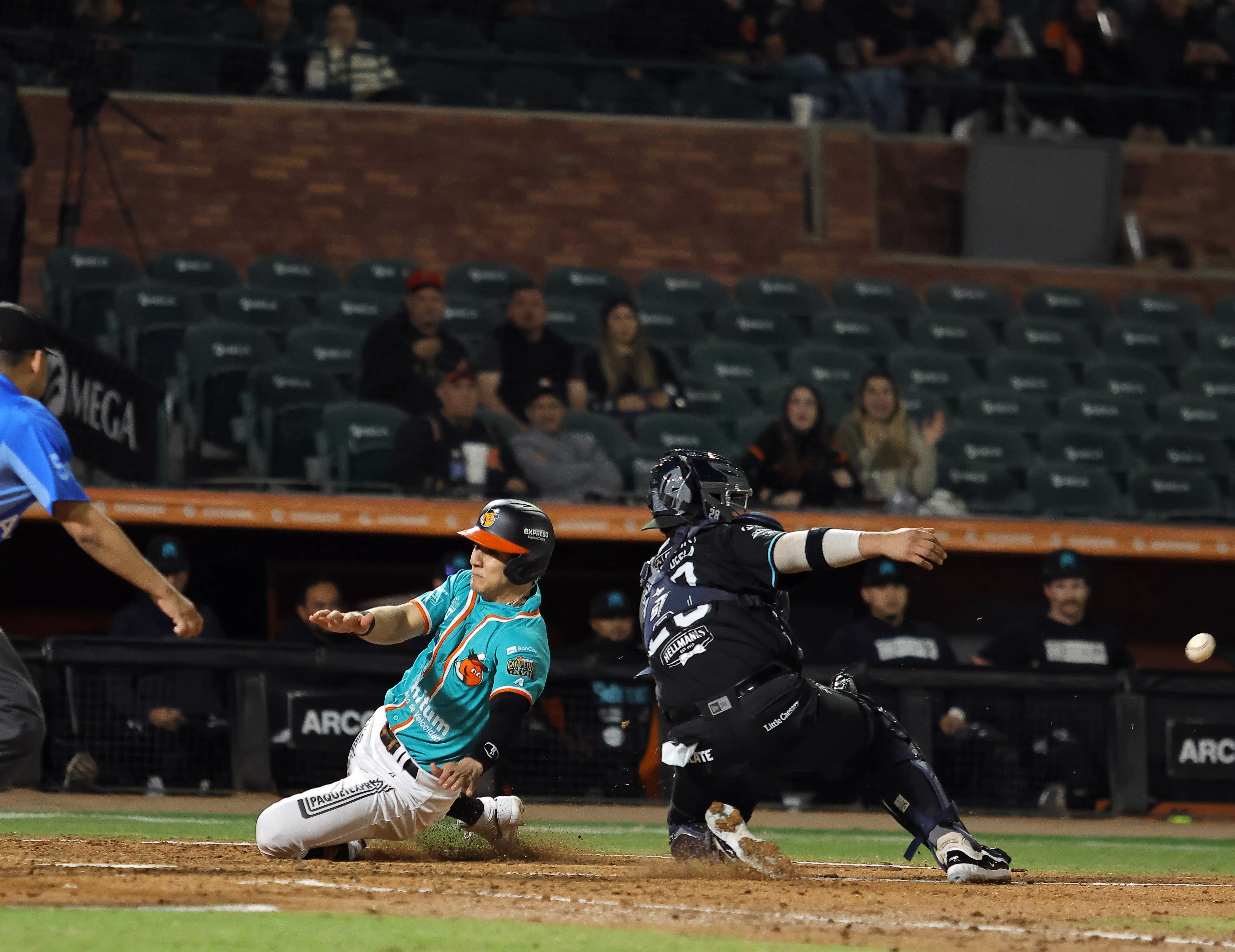 Alfonso Rivas debutó con Naranjeros y remolcó dos carreras en la victoria de Hermosillo 7-3 sobre Sultanes (1)