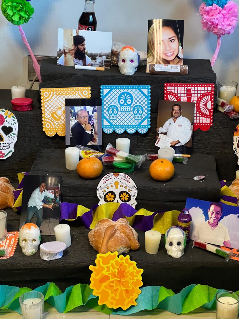 Altar de muertos realizado y decorado por grupo RSN de Culiacán.